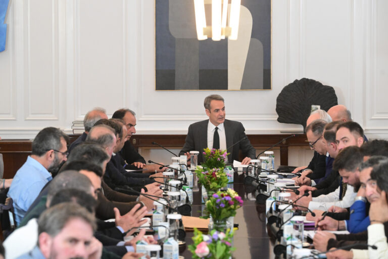 news 696e557a3cea8 - Τετράωρη συνάντηση Μητσοτάκη - αγροτών: Συμφωνία για τεχνικές προσαρμογές, όχι νέα μέτρα