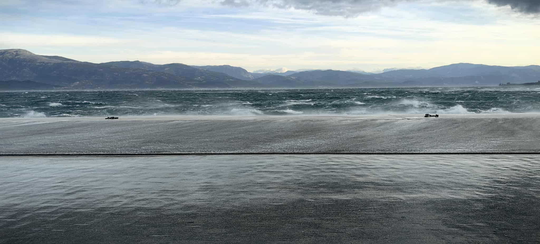 news 696f3d3711104 - Θυελλώδεις άνεμοι παραλύουν τη σύνδεση Ρίου-Αντιρρίου - Κλειστό το πορθμείο έως την Πέμπτη