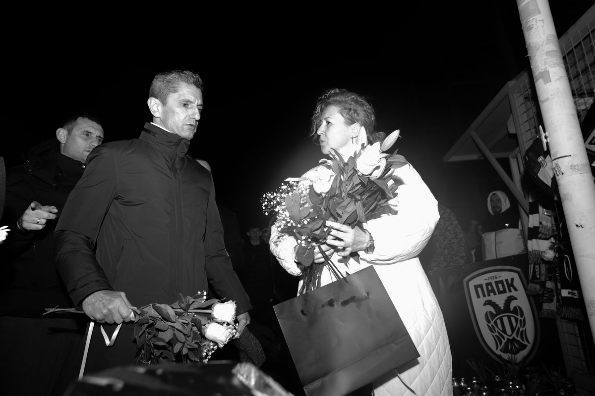 news 69792076af3c3 - Συγκίνηση στην Τούμπα: Λουτσέσκου και παίκτες τίμησαν τους επτά αδικοχαμένους οπαδούς του ΠΑΟΚ