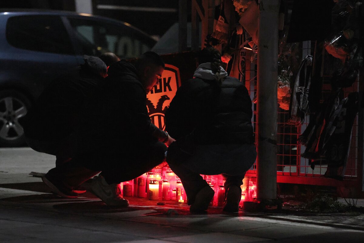 news 69792076c39db - Συγκίνηση στην Τούμπα: Λουτσέσκου και παίκτες τίμησαν τους επτά αδικοχαμένους οπαδούς του ΠΑΟΚ