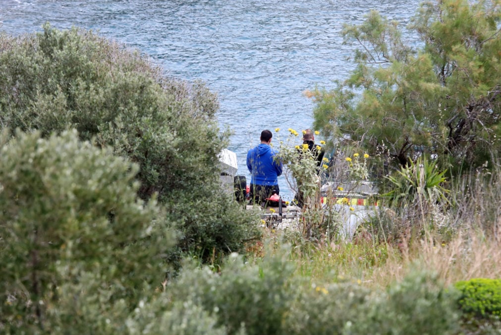 Επιχείρηση ανάσυρσης στα Λιμανάκια Βουλιαγμένης