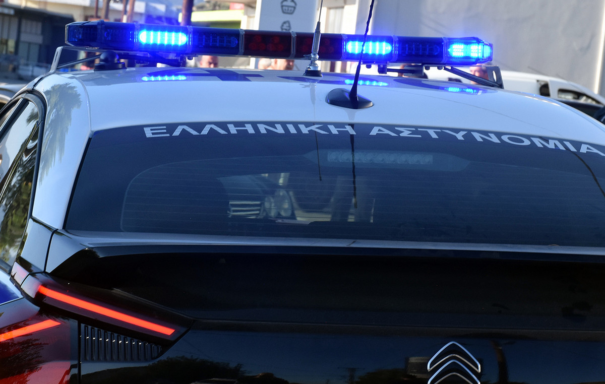 Ληστεία ΕΛΤΑ Λουτράκι κουκουλοφόροι καλάσνικοφ