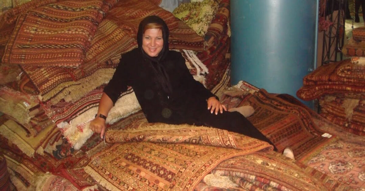 Δέσποινα Μοιραράκη με μαντίλα στο Ιράν