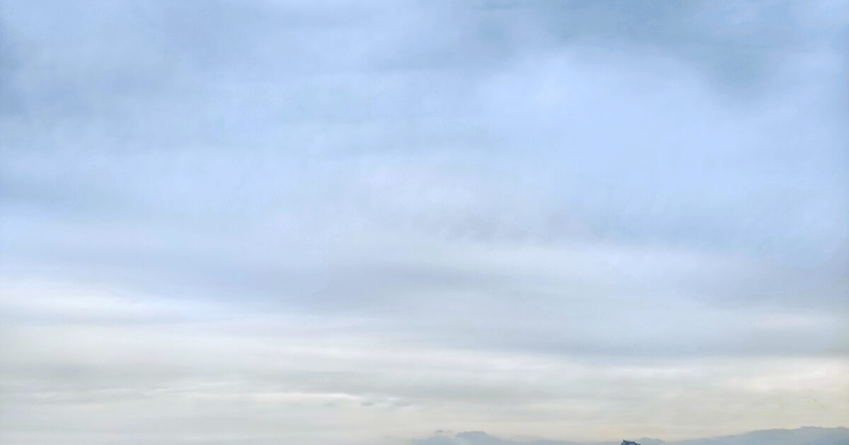 Πρόγνωση καιρού σήμερα με νεφώσεις και βροχές στο Αιγαίο