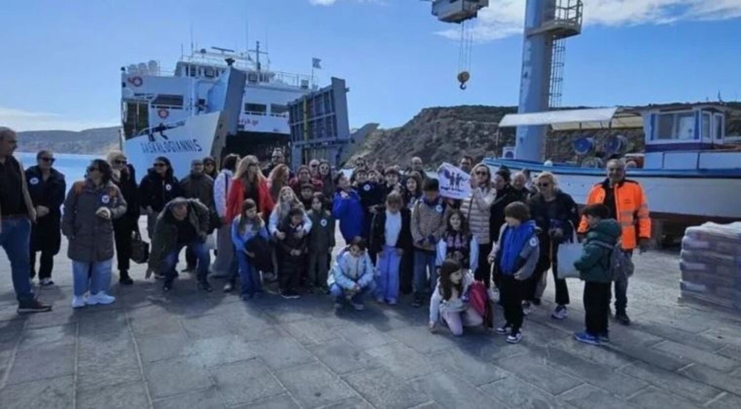 μαθητές εγκλωβισμένοι στη Γαύδο παρέλαση