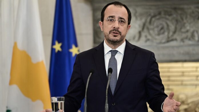 Νίκος Χριστοδουλίδης κατά τη Σύνοδο Κύπρου Ελλάδας Θεσσαλονίκη