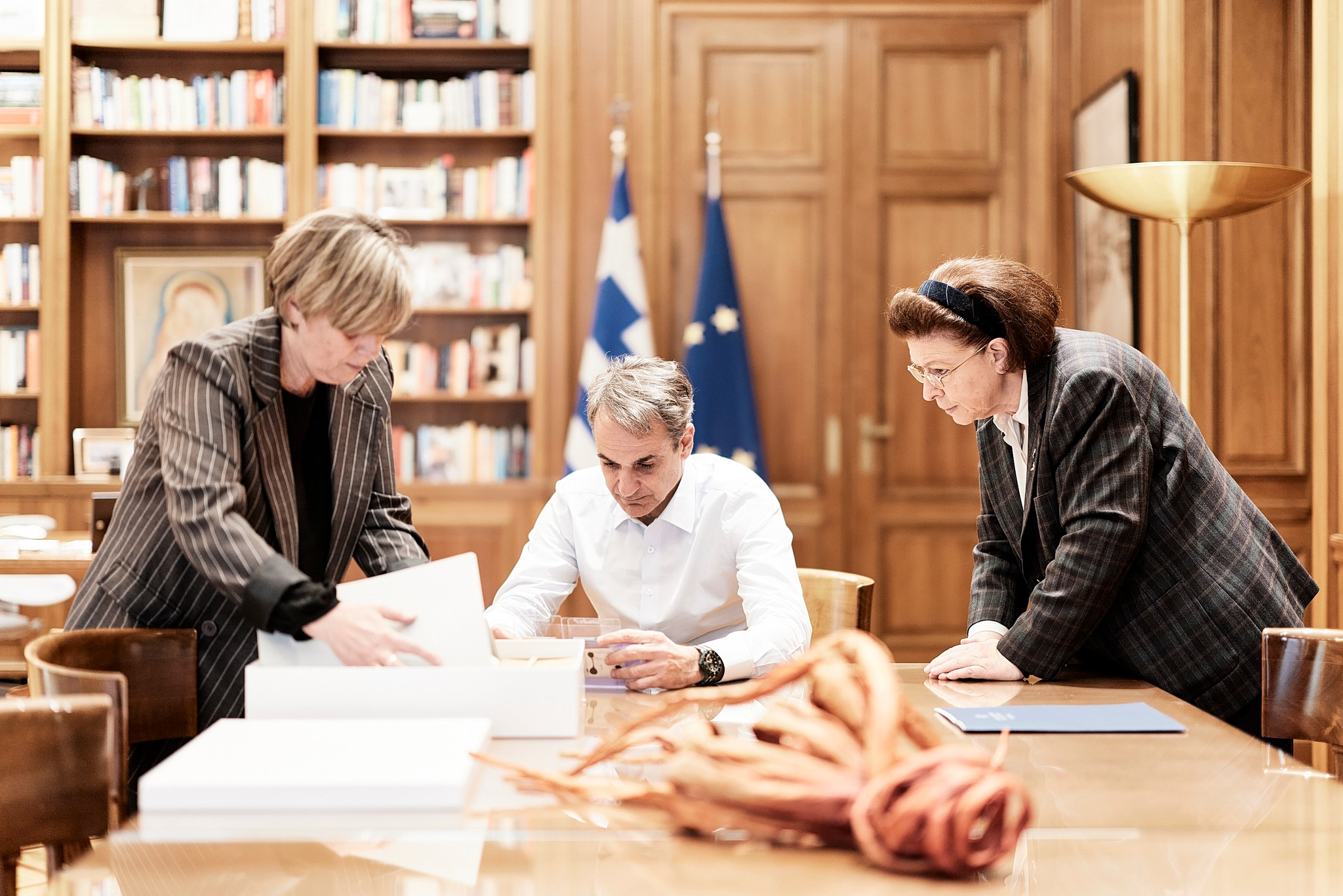 Η Ελλάδα αποκτά τη συλλογή Χόιερ των 200 της Καισαριανής Συλλογή Χόιερ φωτογραφίες 200 Καισαριανής