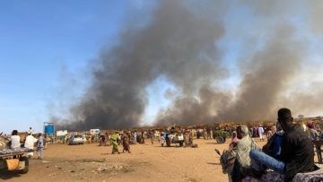 πυρκαγιά σε καταυλισμό προσφύγων στο Σουδάν