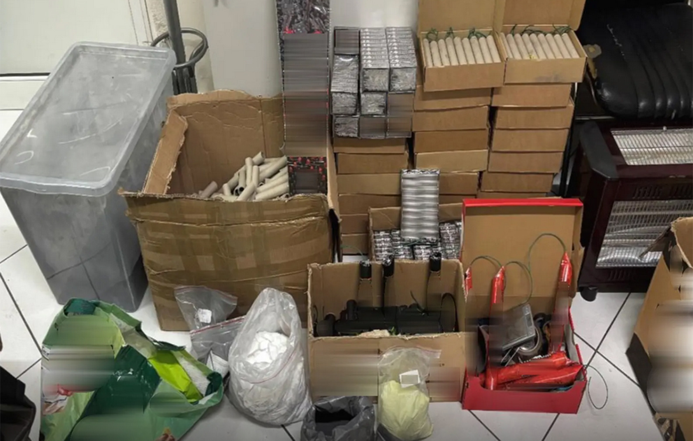 Εργαστήριο κροτίδων στο σπίτι ανηλίκου στον Άγιο Δημήτριο