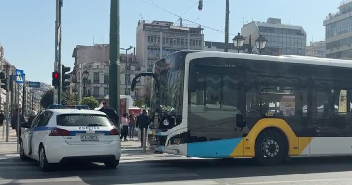 387569f44e01 - Πειραιάς: Σοβαρός τραυματισμός ηλικιωμένου από παράσυρση με λεωφορείο – Δύο ακόμη τραυματίες