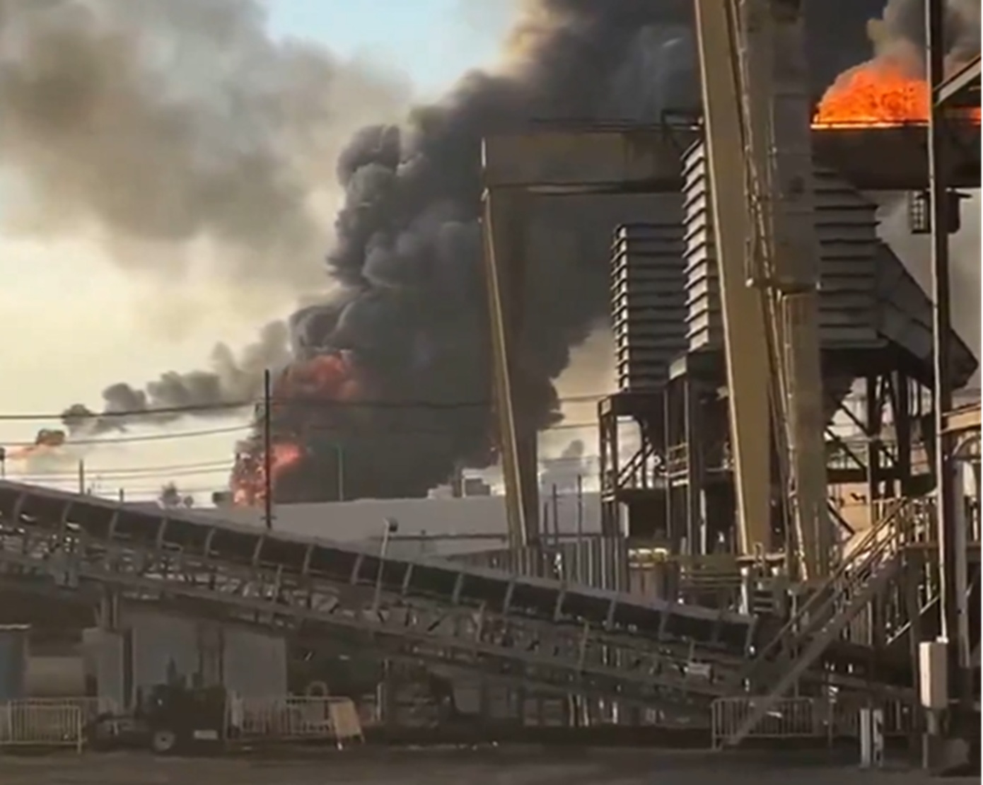 Έκρηξη και πυρκαγιά σε διυλιστήριο Valero Τέξας