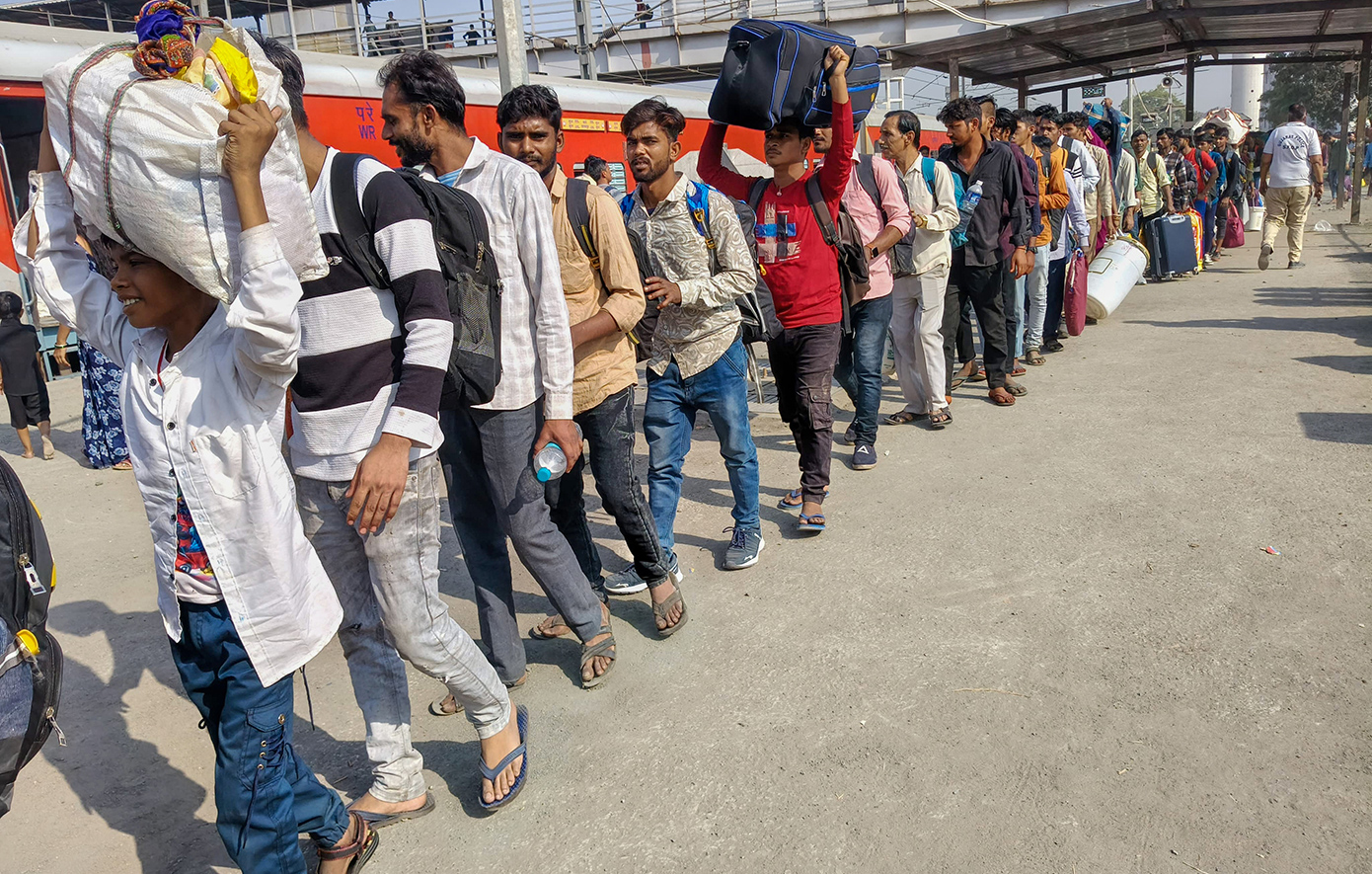Κρίση καυσίμων Ινδία πανικός πρατήρια βενζίνη