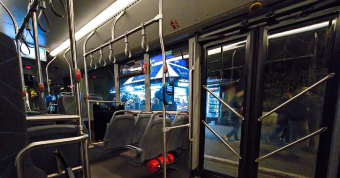 Σχολικό λεωφορείο μεταφοράς μαθητών στην Αχαΐα