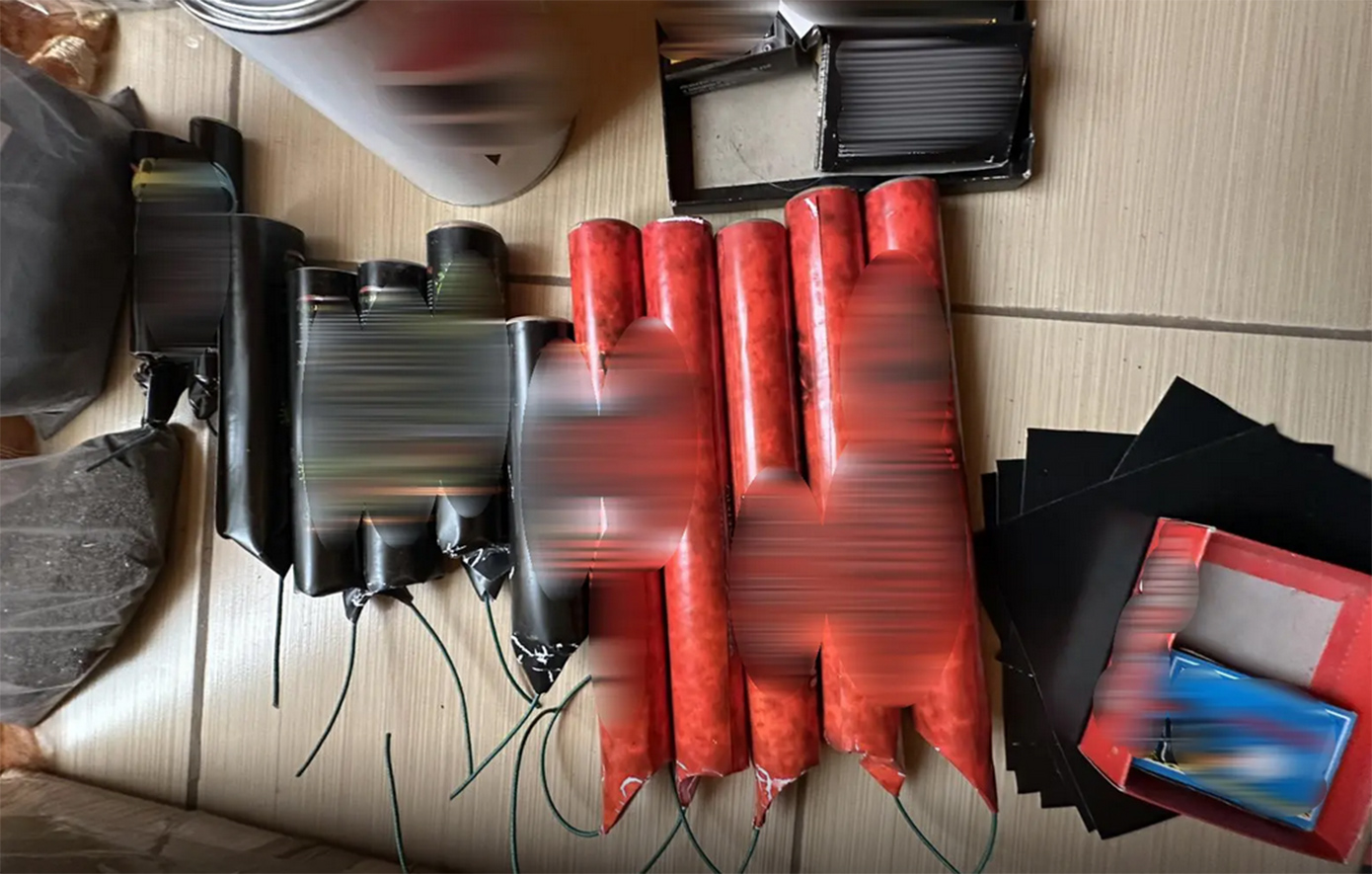 Εργαστήριο κροτίδων στο σπίτι ανηλίκου στον Άγιο Δημήτριο