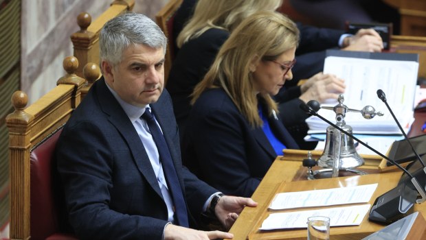 Οδυσσέας Κωνσταντινόπουλος παραδίδει έδρα Βουλή ΠΑΣΟΚ