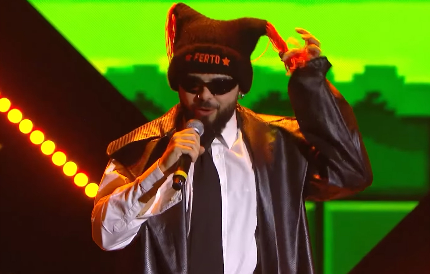 Akylas Eurovision 2026 εμφάνιση στον ημιτελικό Σαν Μαρίνο με πορτοκαλί μπότες