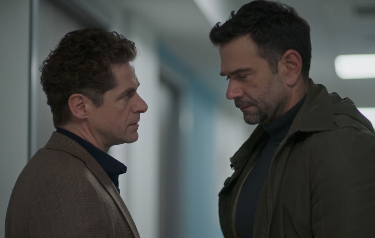 Σκηνή από Η γη της ελιάς επεισόδια δίκη