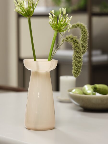 Butter yellow διακόσμηση σε σύγχρονο σαλόνι