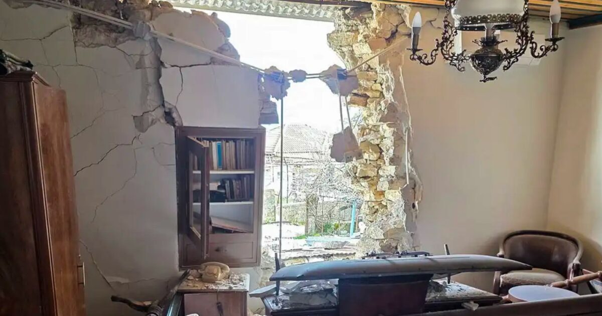 Ζημιές από σεισμό Θεσπρωτίας σε κτίρια