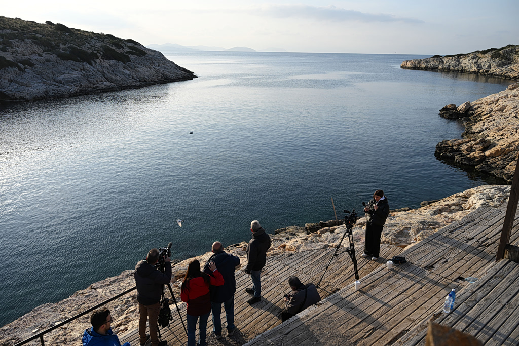 Έρευνες για τον δύτη στη Βουλιαγμένη