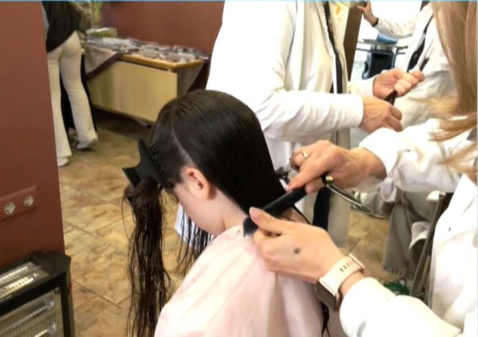 δωρεά μαλλιών για καρκινοπαθείς στην Έδεσσα