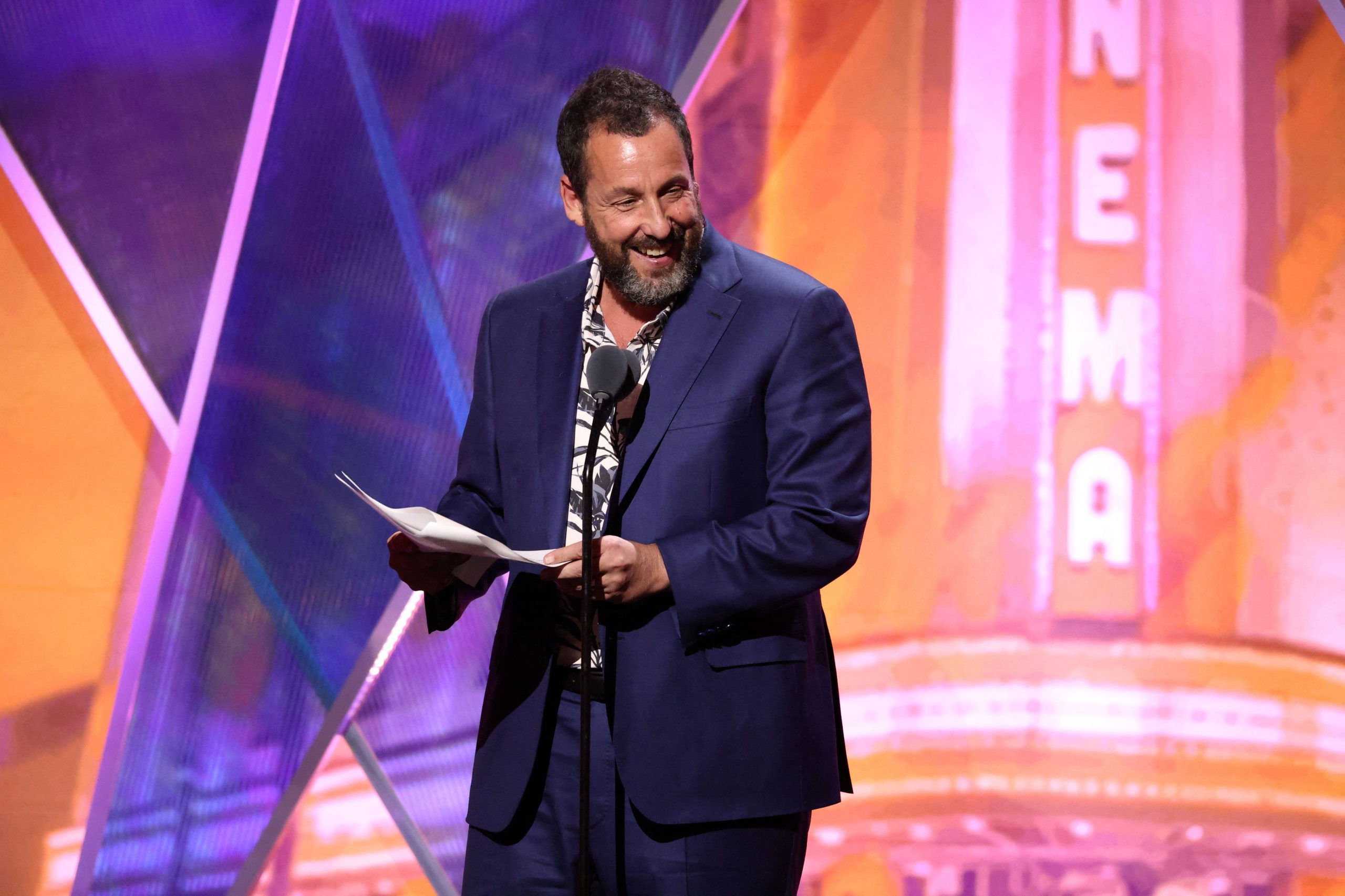 Ακριβοπληρωμένοι ηθοποιοί 2025: Σάντλερ στην κορυφή Άνταμ Σάντλερ ακριβοπληρωμένοι ηθοποιοί 2025 Forbes