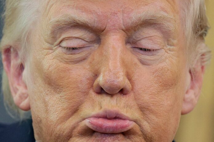 Ντόναλντ Τραμπ δημοτικότητα πτώση δημοσκόπηση ΗΠΑ