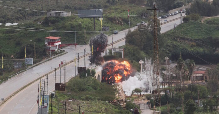 Καταστροφή γέφυρας στον νότιο Λίβανο από ισραηλινό πλήγμα
