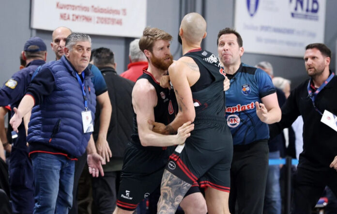 Εβάν Φουρνιέ Ολυμπιακός τιμωρία αθλητικός δικαστής