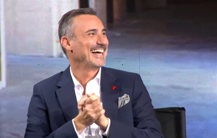 Γιώργος Καπουτζίδης στο Moments ΑΝΤ1 με Ζέτα Μακρυπούλια