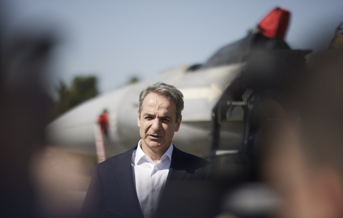 Μητσοτάκης επίσκεψη Λάρισα Πολεμική Αεροπορία