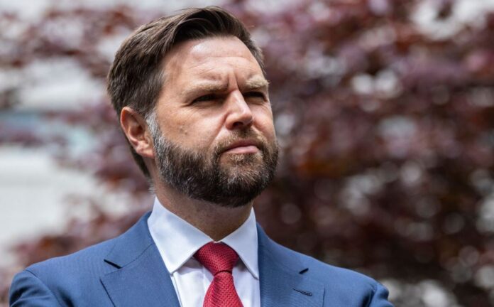 Τραμπ Βανς Μερτς πόλεμος Ιράν διπλωματία