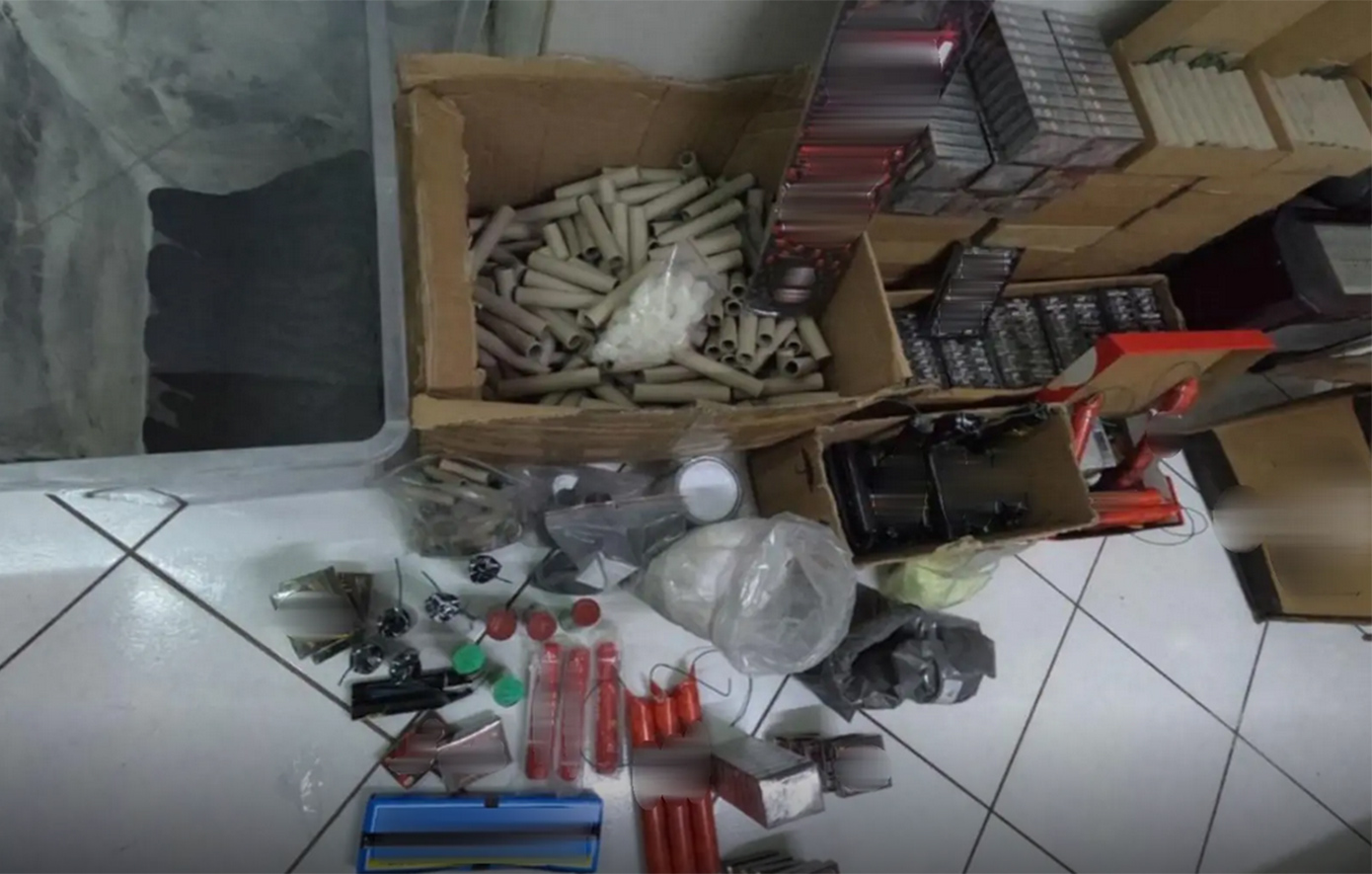 Εργαστήριο κροτίδων στο σπίτι ανηλίκου στον Άγιο Δημήτριο