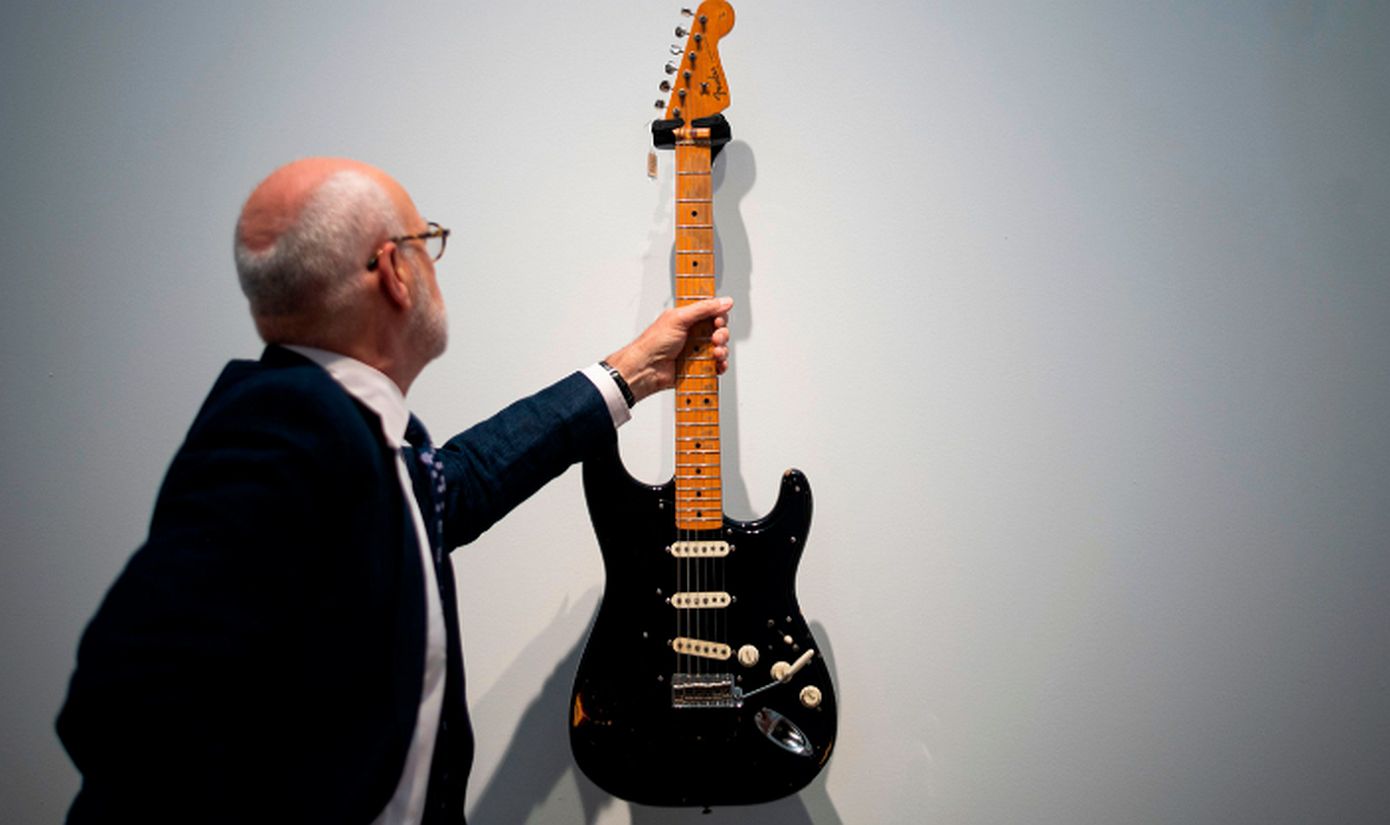 Η Black Strat του Γκίλμορ η πιο ακριβή κιθάρα Black Strat κιθάρα Ντέιβιντ Γκίλμορ Pink Floyd