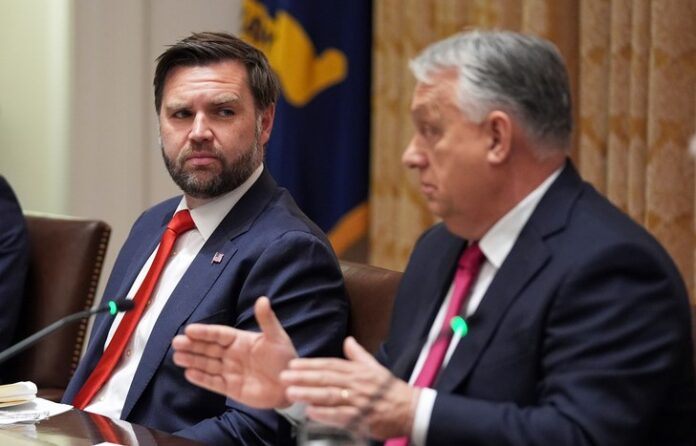 Τζέι Ντι Βανς και Βίκτορ Όρμπαν στη Βουδαπέστη