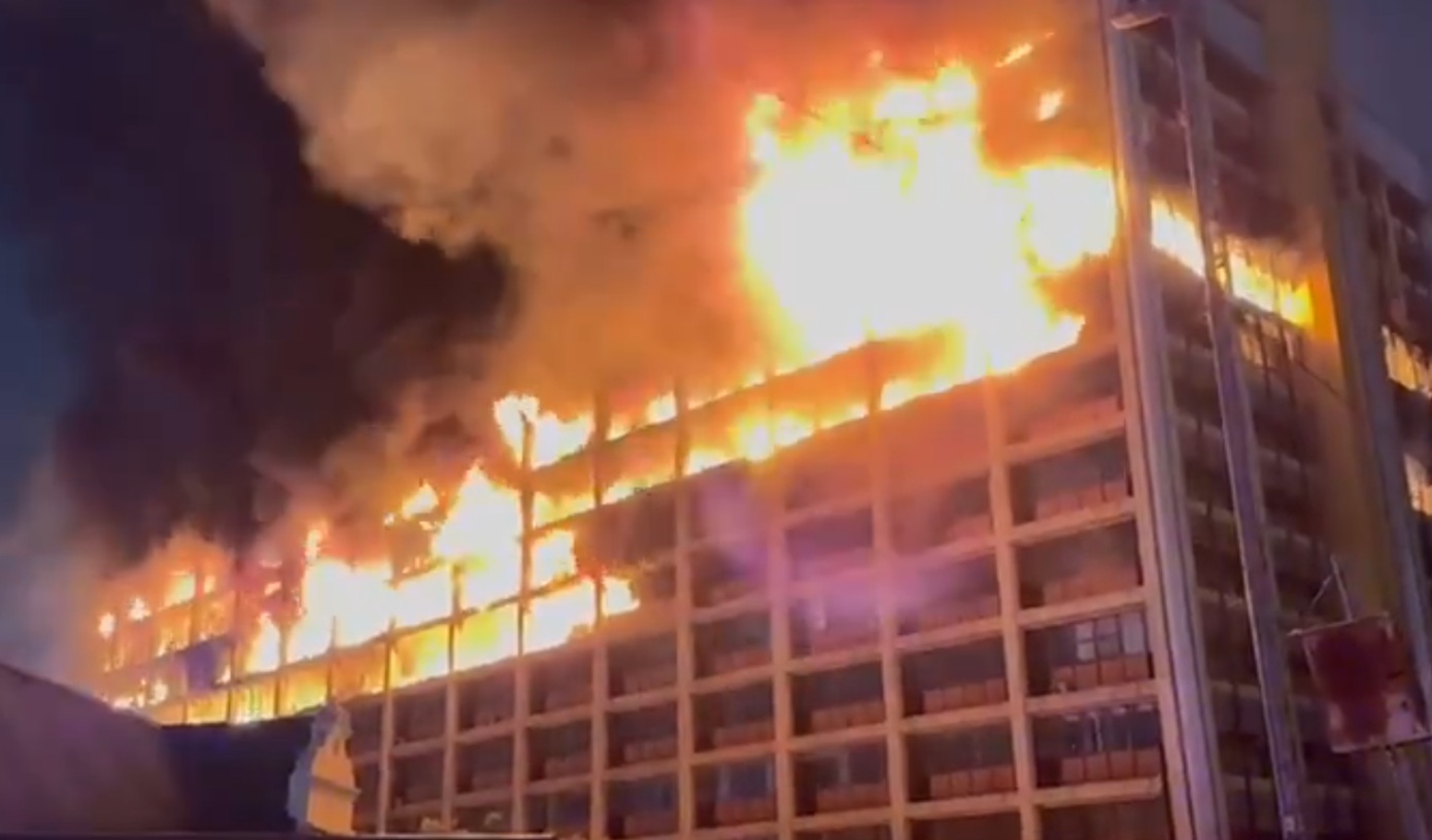 φωτιά κυβερνητικό κτίριο Νότια Αφρική Mthatha