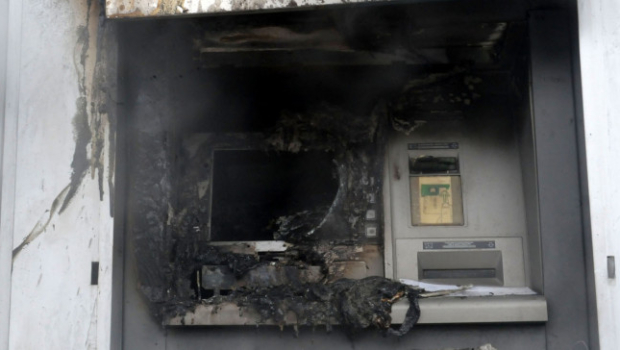Εμπρηστικές επιθέσεις σε ΑΤΜ στην Αττική