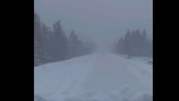 απεγκλωβισμός οδηγών στα Καλάβρυτα λόγω χιονιού