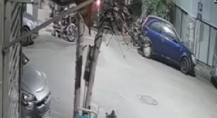 τροχαίο Αμπελόκηπους καταστροφές σταθμευμένα αυτοκίνητα