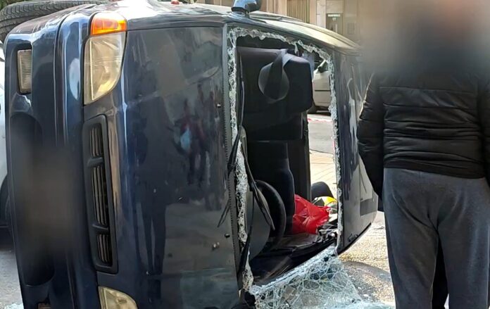 Τροχαίο ατύχημα με ανατροπή αυτοκινήτου στην Κυψέλη