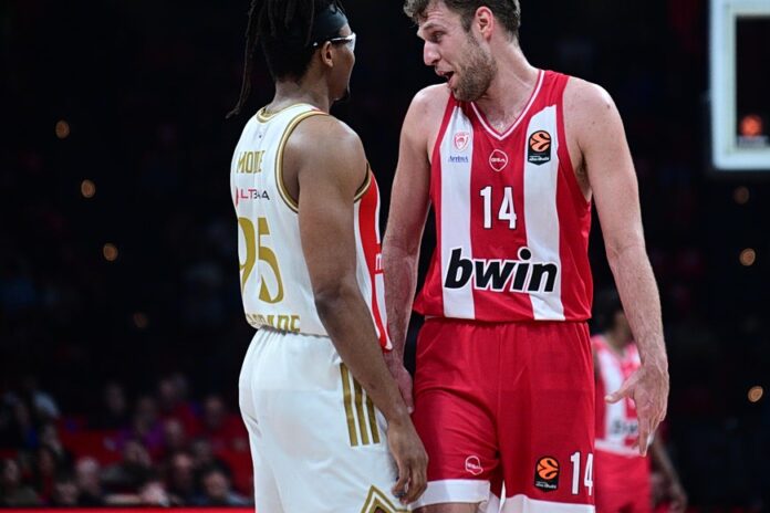 Τσίμα Μονέκε Ερυθρός Αστέρας Βεζένκοφ Euroleague