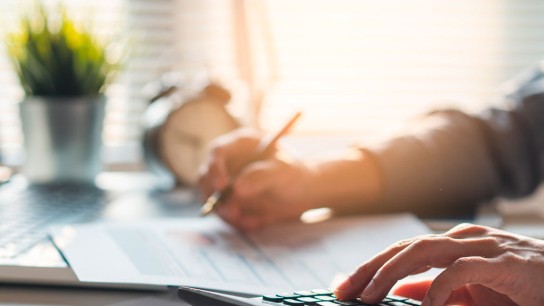 Φορολογικές δηλώσεις 2026: Άνοιγμα Δευτέρα με νέες εκπτώσεις Φορολογικές δηλώσεις 2026 myAADE έντυπο Ε1