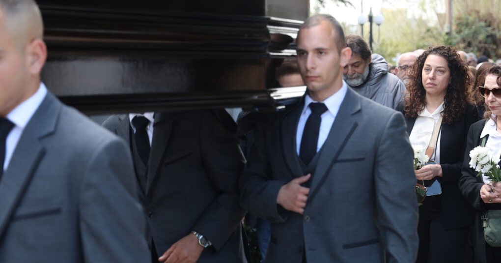 Κηδεία Γιώργου Πανουσόπουλου Κοιμητήριο Κηφισιάς