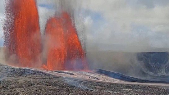 Έκρηξη ηφαιστείου Κιλαουέα σιντριβάνια λάβας χαβάη