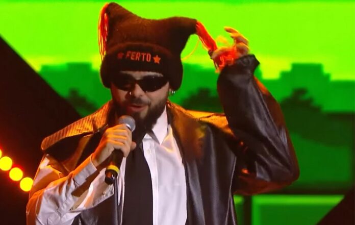 Akylas Eurovision 2026 εμφάνιση στον ημιτελικό Σαν Μαρίνο με πορτοκαλί μπότες