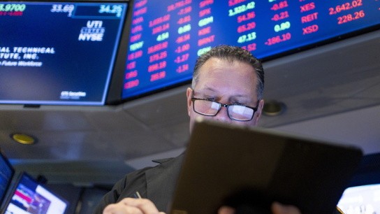 Καθίζηση των δεικτών στη Wall Street με κόκκινους αριθμούς στο χρηματιστήριο