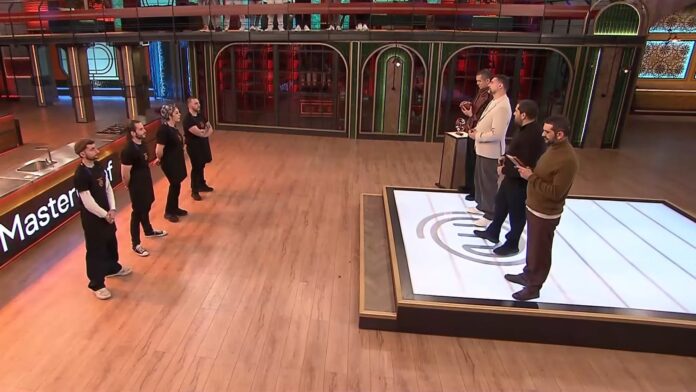 Στιγμιότυπο από την αποχώρηση MasterChef με τη Φιλιώ και τους κριτές