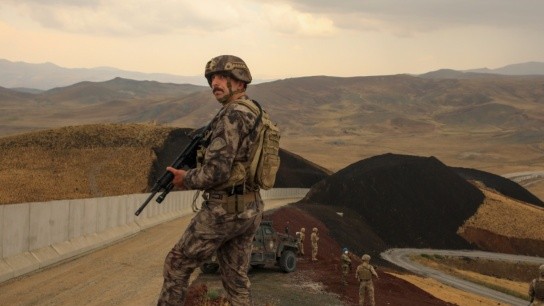 Το Ιράν εμποδίζει τους πολίτες του να πάνε στην Τουρκία Σύνορα Τουρκίας Ιράν συνοριακή διέλευση ασφάλεια