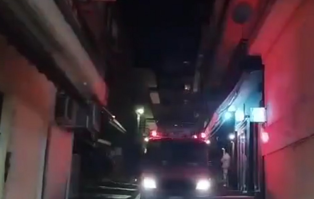 εμπρηστική επίθεση καφετέρια Αγίοι Ανάργυροι Αθήνα