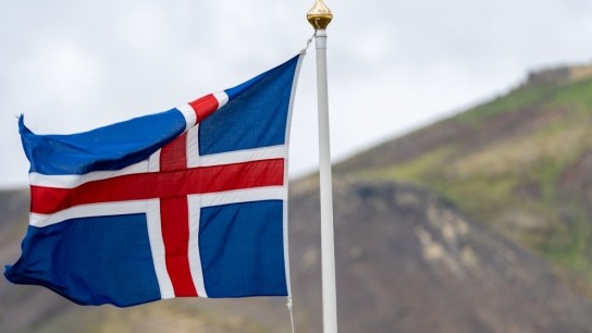 Η σημαία της Ισλανδίας και της ΕΕ - δημοψήφισμα για ένταξη